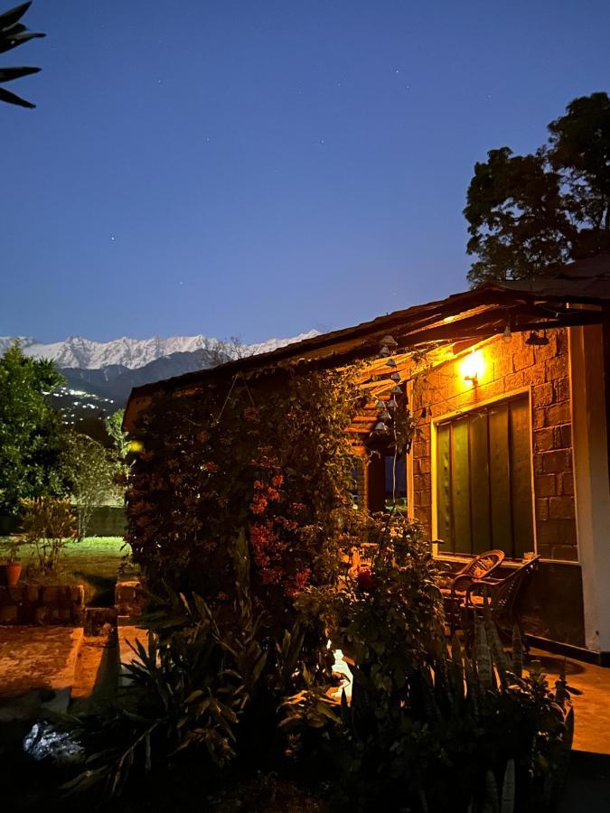 Dreamwoods A Travellers Farm Hostel Дхарамсала Екстериор снимка