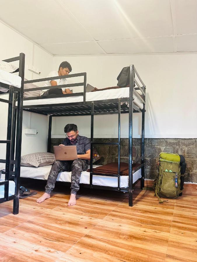 Dreamwoods A Travellers Farm Hostel Дхарамсала Екстериор снимка