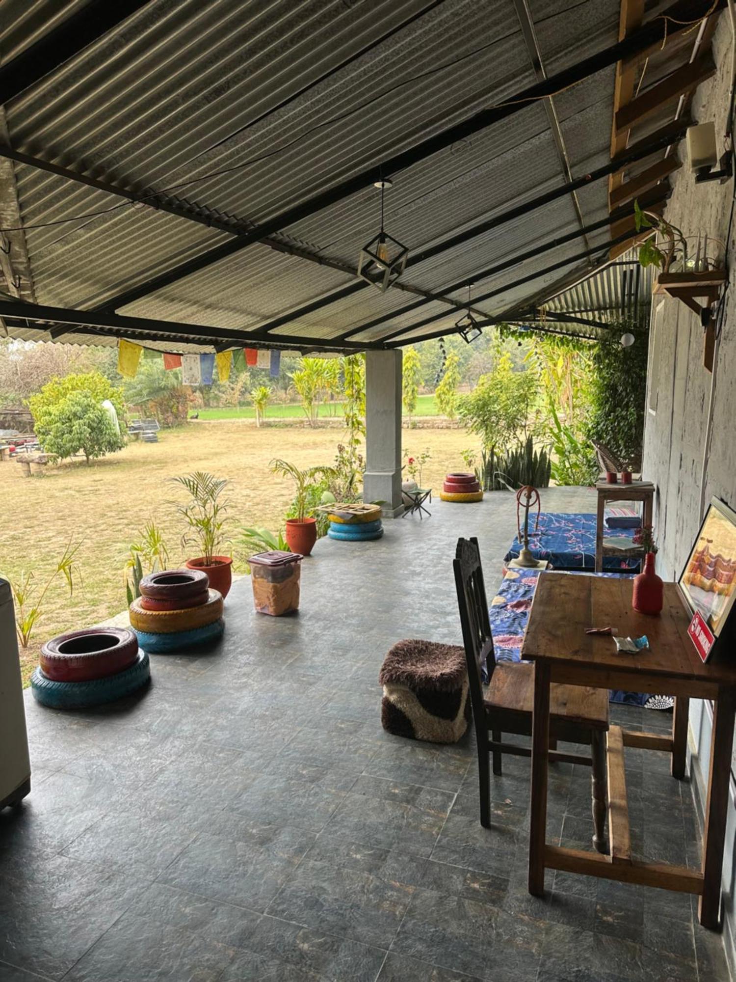 Dreamwoods A Travellers Farm Hostel Дхарамсала Екстериор снимка