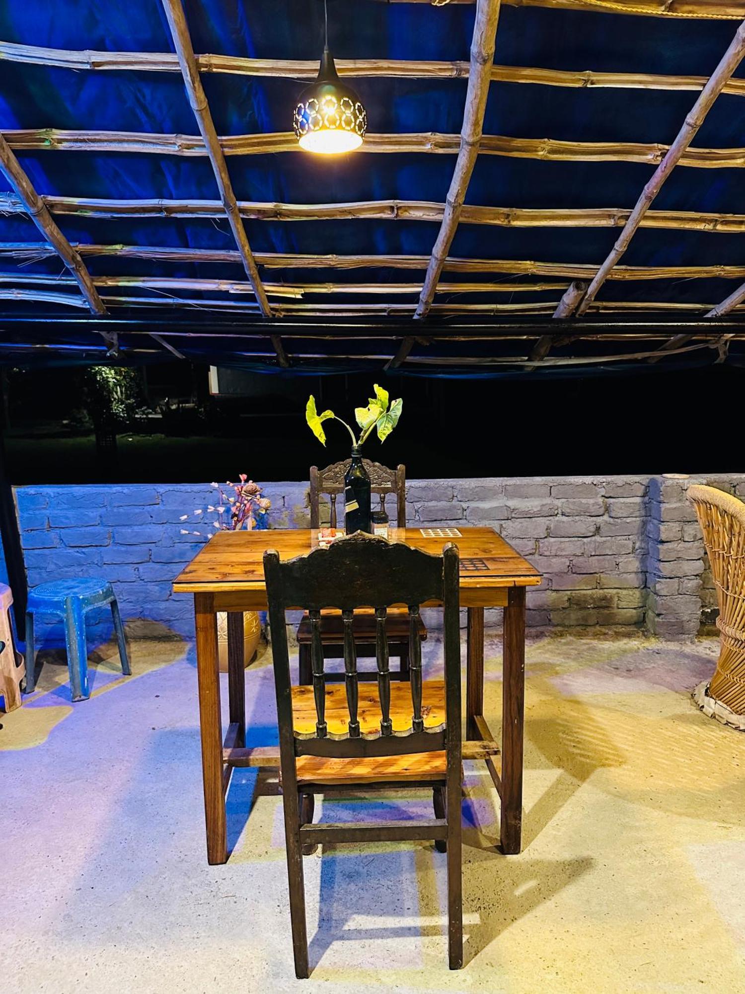 Dreamwoods A Travellers Farm Hostel Дхарамсала Екстериор снимка