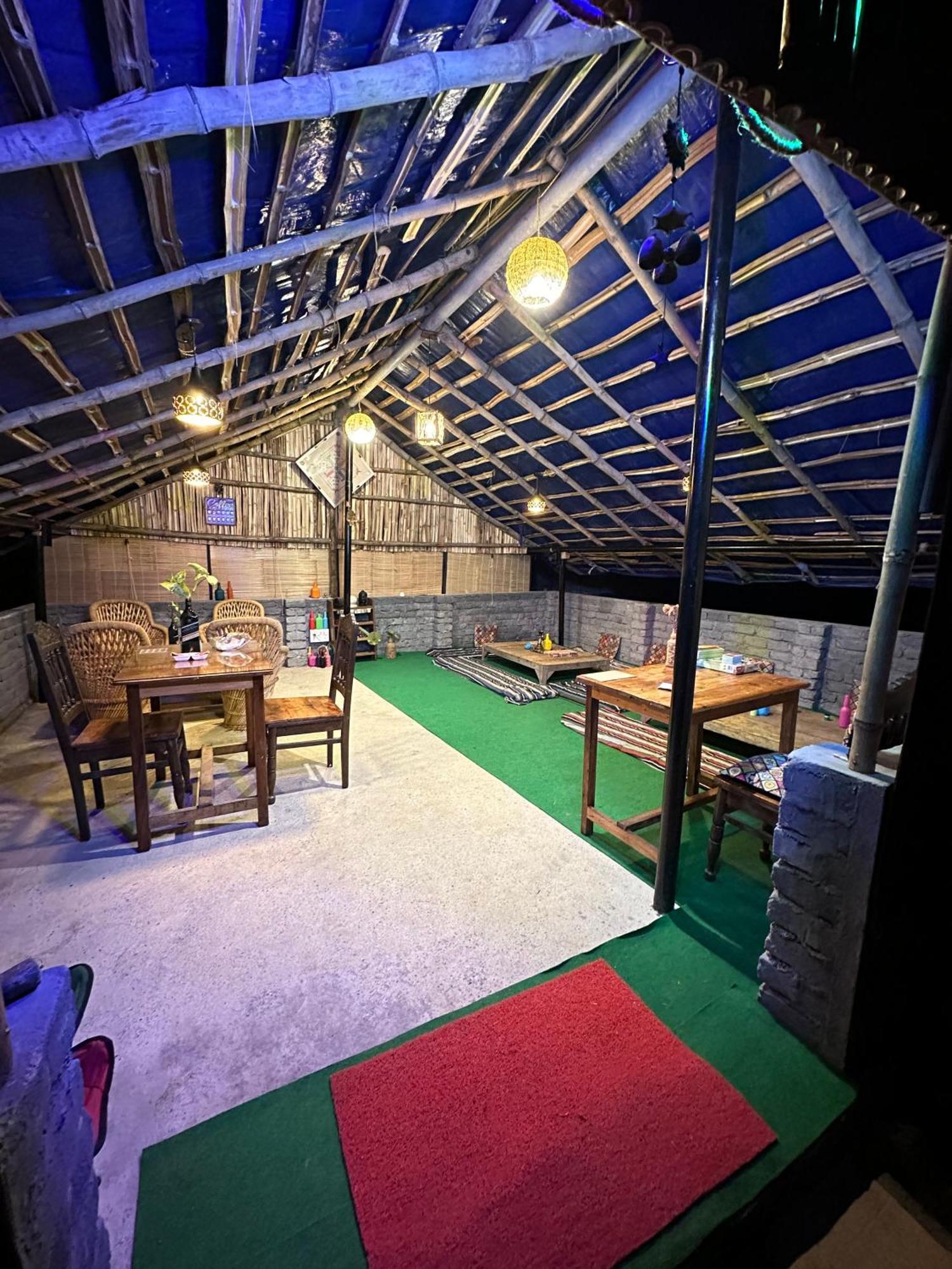 Dreamwoods A Travellers Farm Hostel Дхарамсала Екстериор снимка